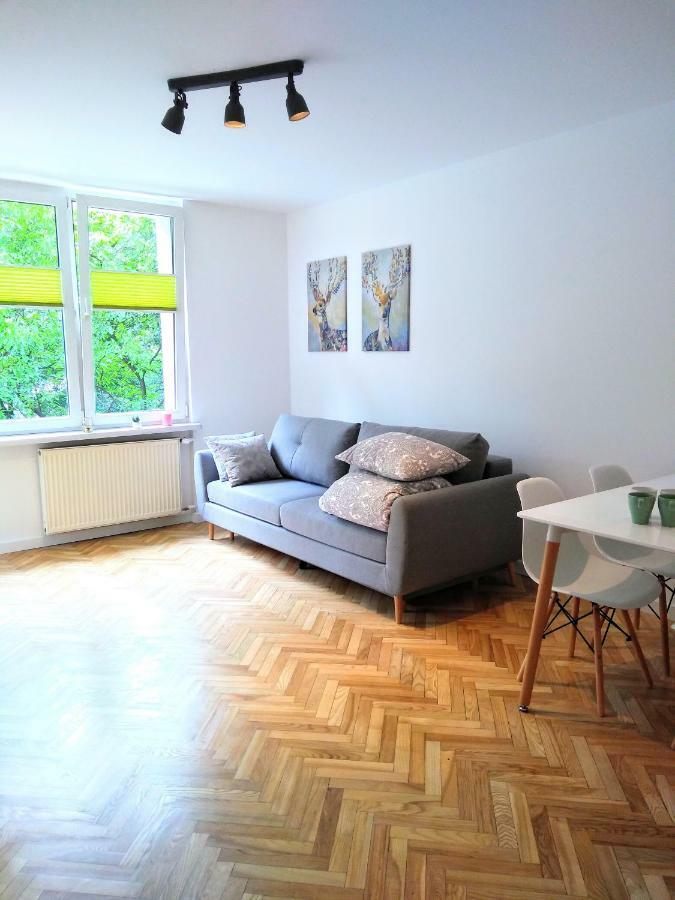 Chill & Explore By Cooee Apartments Warsaw Exterior photo